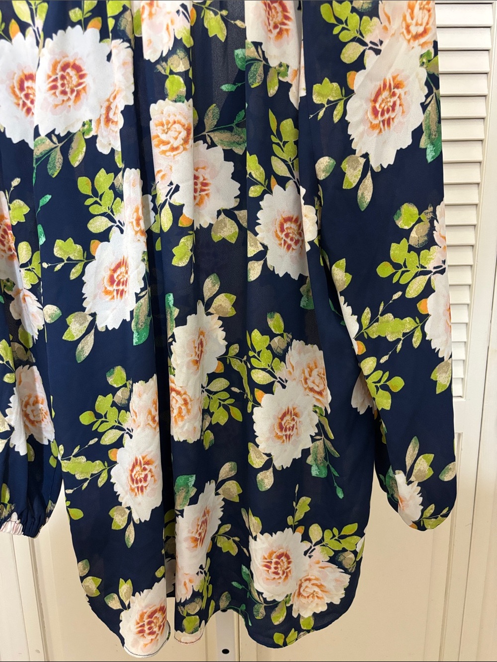 Rose & Olive Navy Floral Long-Sleeve Blouse XL - Picture 11 of 13